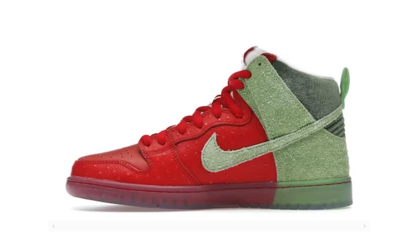 Nike SB Dunk Strawberry Cough