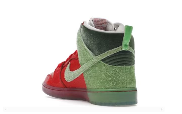 Nike SB Dunk Strawberry Cough