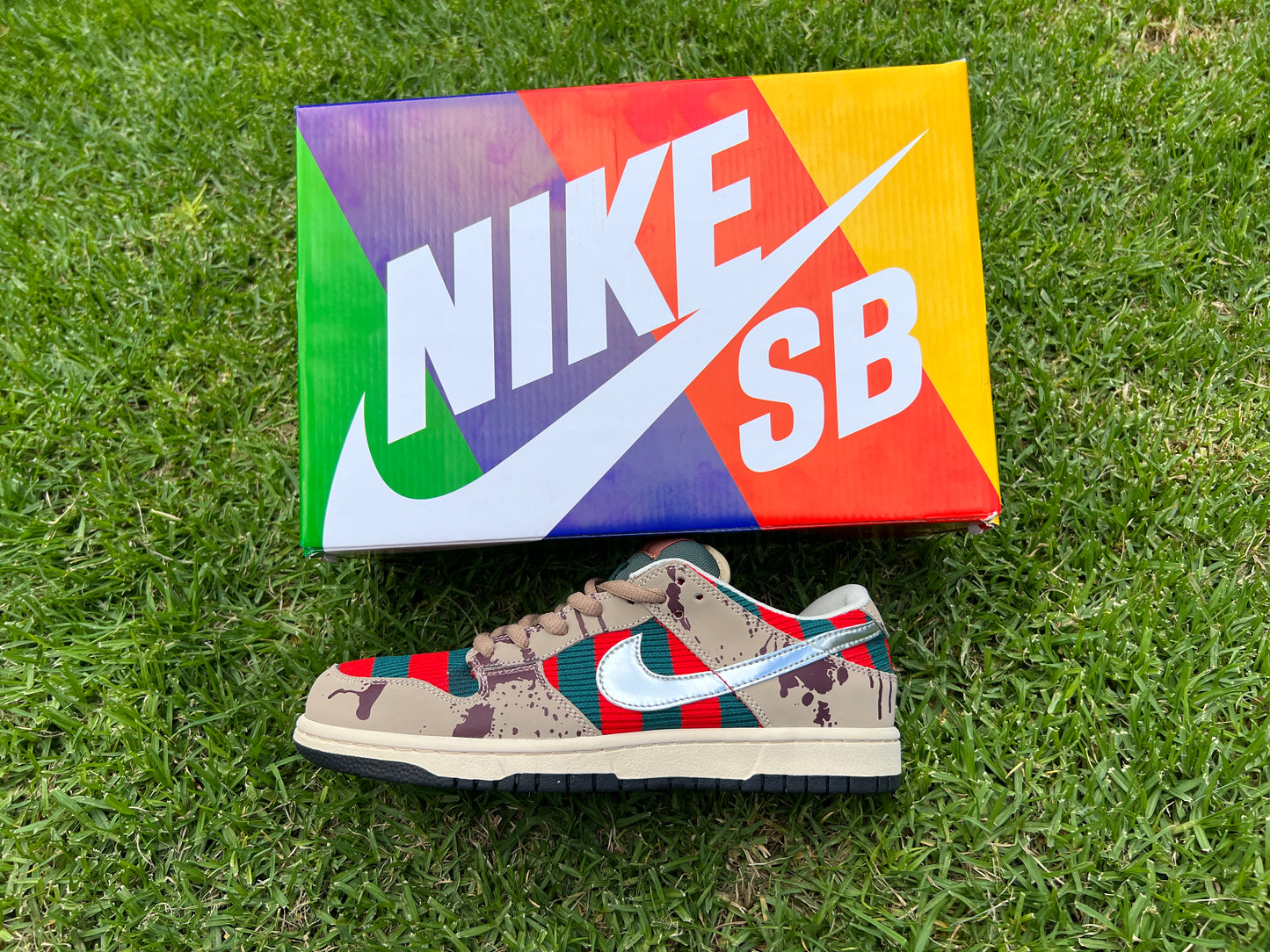 Nike SB Dunk Low Freddy Krueger