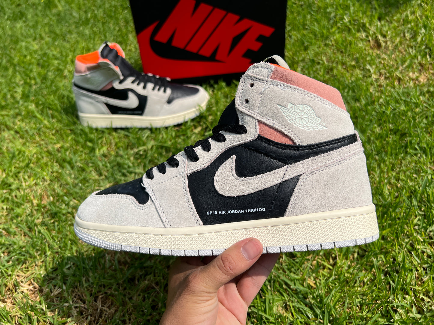 Jordan Retro 1 High Neutral Grey Hyper Crimson