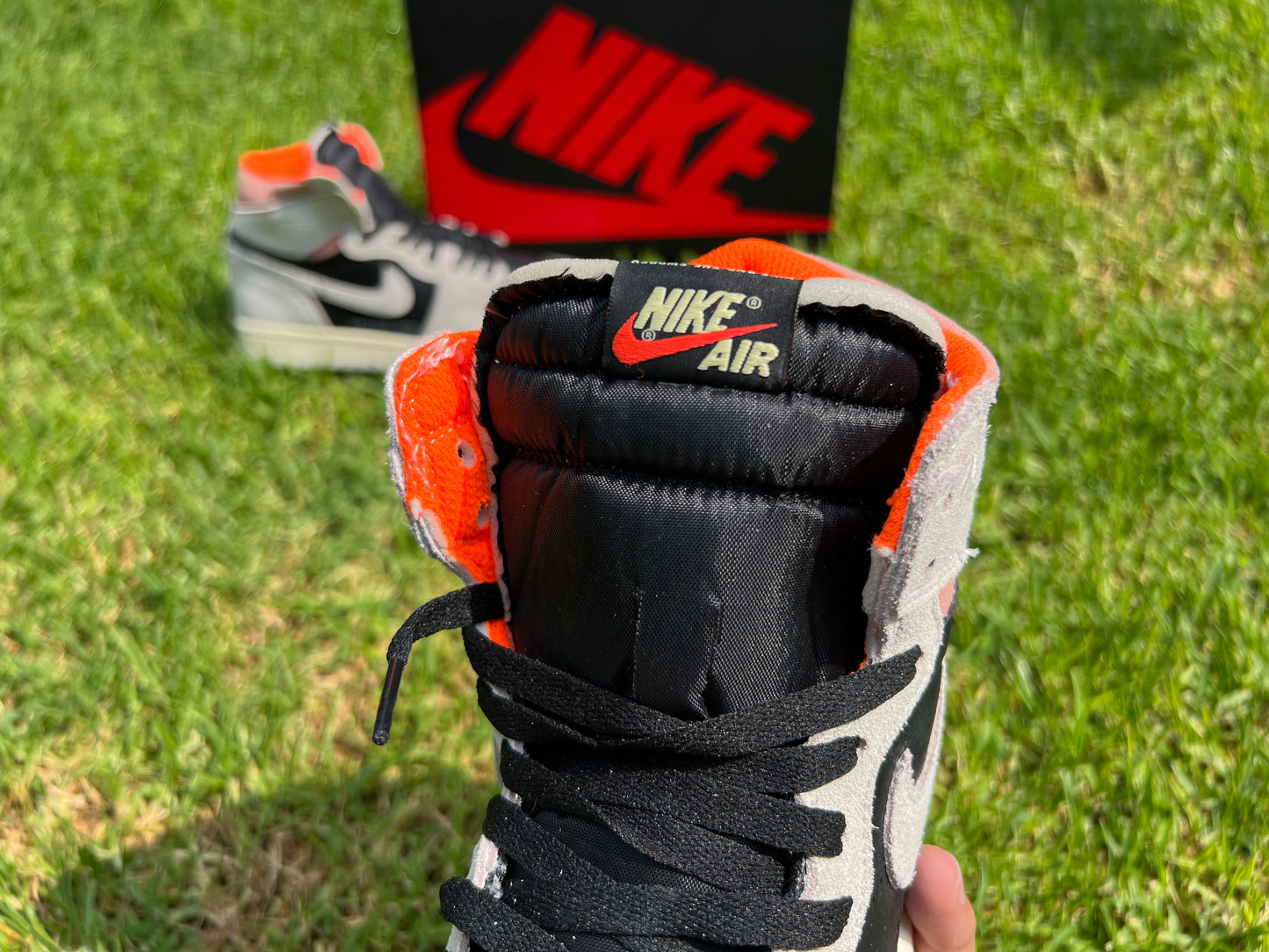 Jordan Retro 1 High Neutral Grey Hyper Crimson