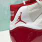 Jordan Retro 11 blanco con rojo