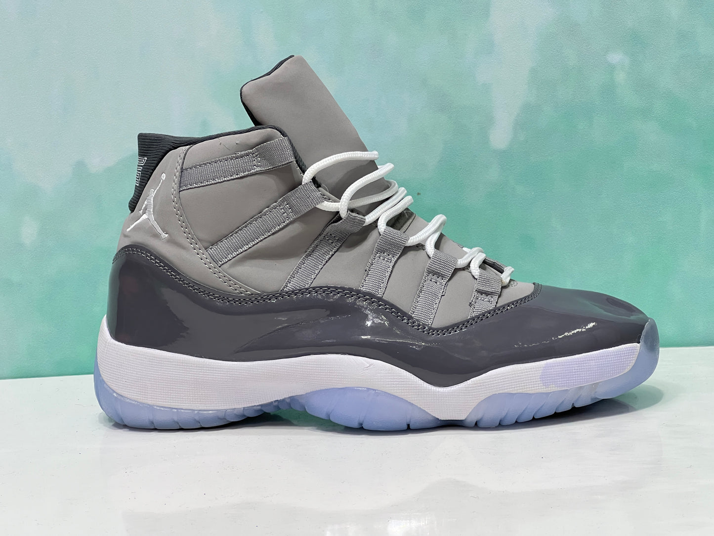 Jordan Retro  11 gris