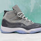 Jordan Retro  11 gris