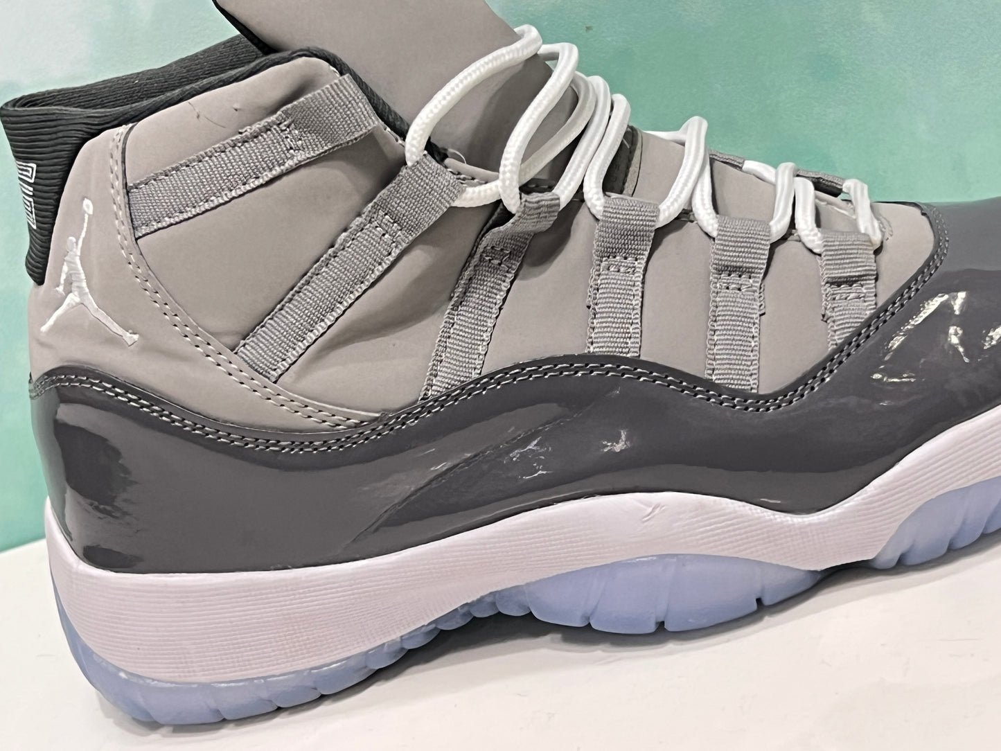 Jordan Retro  11 gris