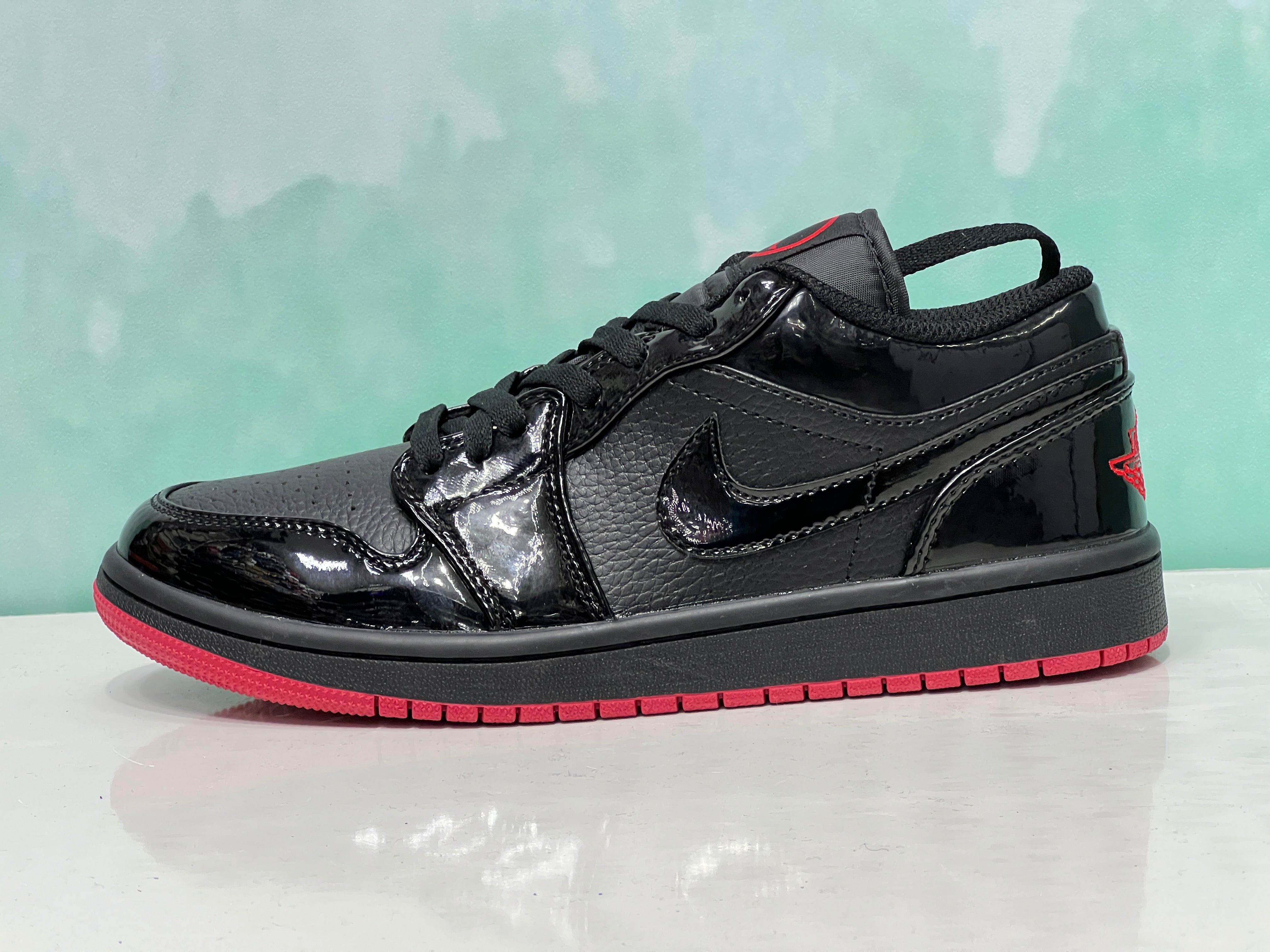 Jordan retro 1 low negro rojo zapatitoverde