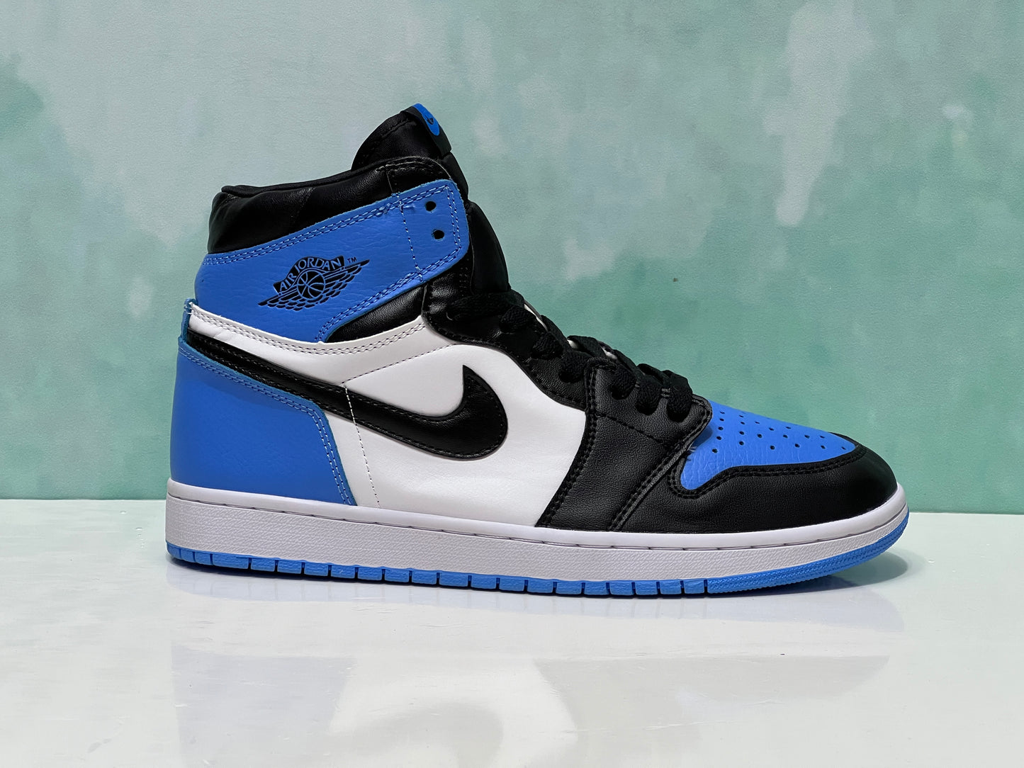 Jordan 1 University blue