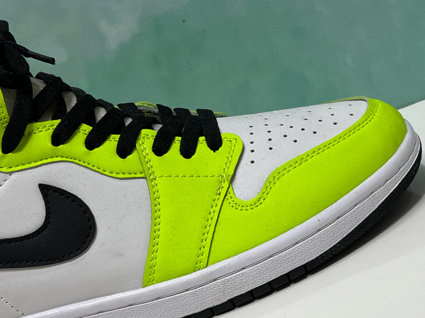 Jordan 1 VOLT