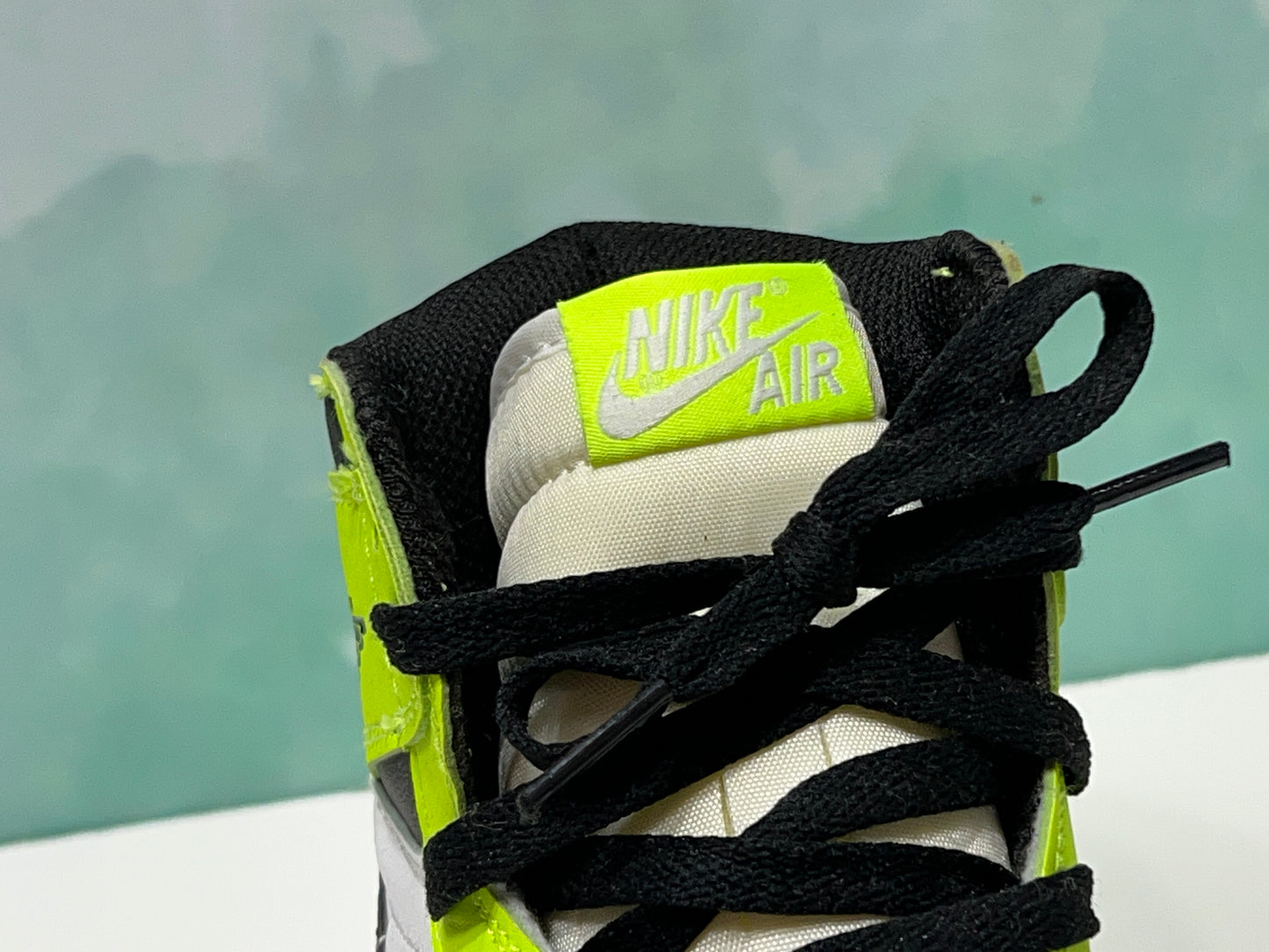 Jordan 1 VOLT