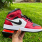 Jordan  Retro 1  chicago mid