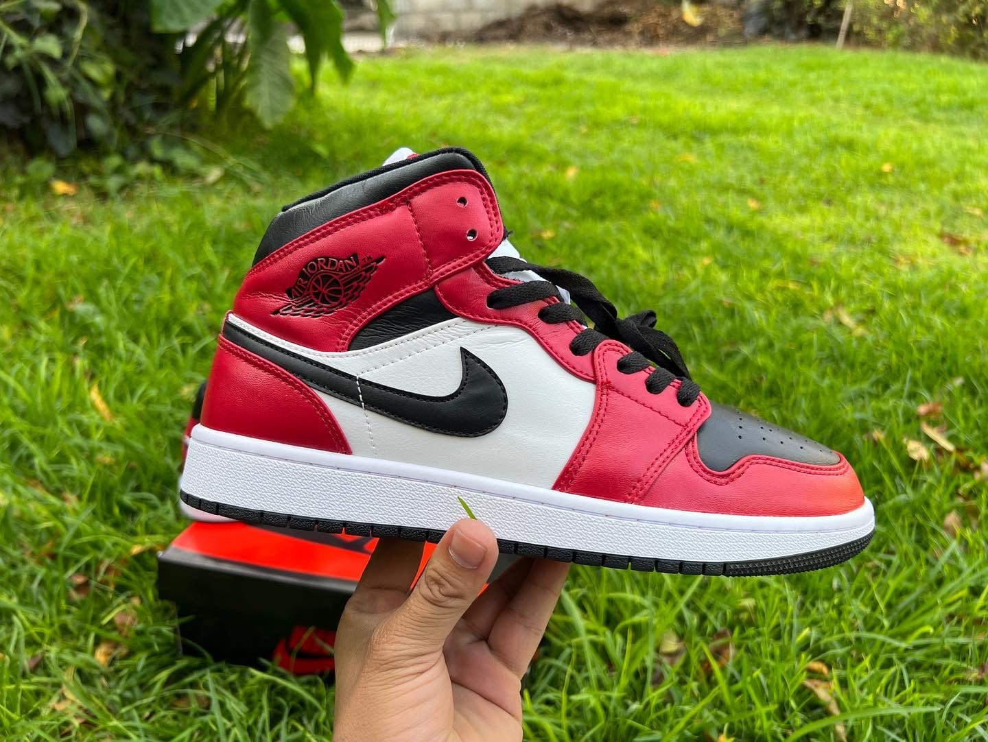 Jordan  Retro 1  chicago mid